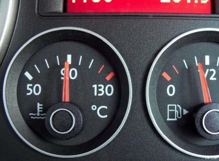 车子刚开不久水温就升到90°正常吗（盘点5种引起温度过高情况）